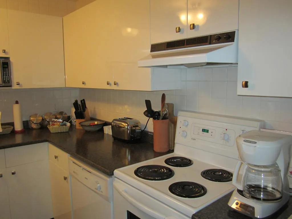 Heathergate Cottage And Suites Victoria Canada