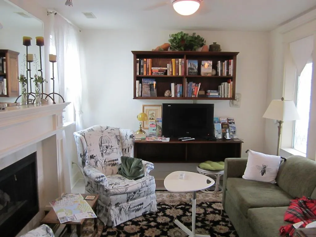 **** Bed & Breakfast Heathergate Cottage And Suites Victoria Canada